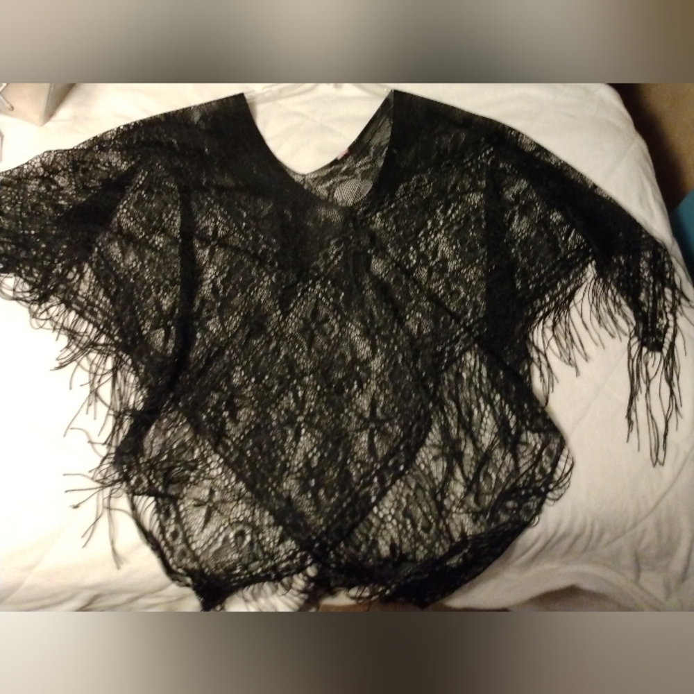 Ladies poncho style shawl